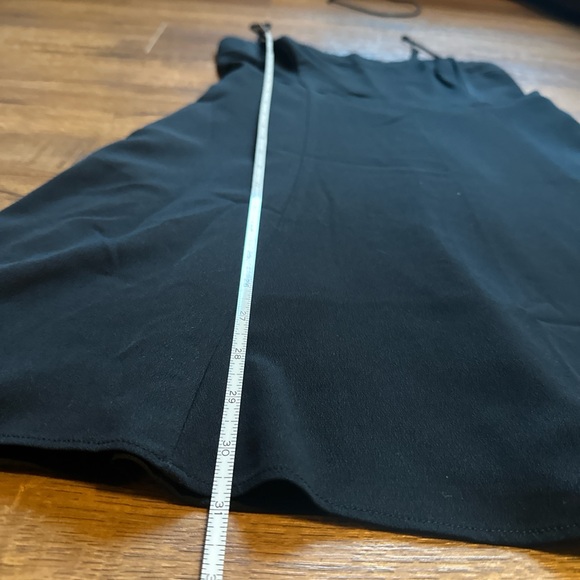 Black dress - Picture 2 of 5